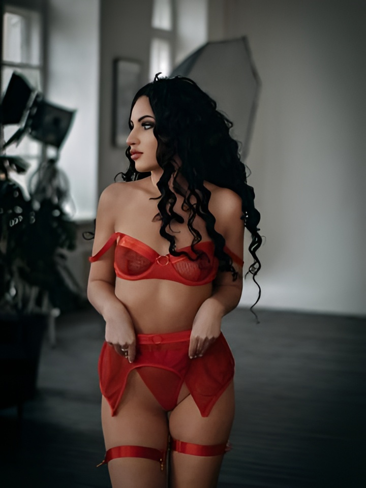 Елена привлекальеная девушка из Майский цена от 5000 руб